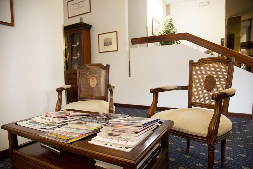 Ih Hotels Milano Eur - Trezzano Sul Naviglio Εξωτερικό φωτογραφία
