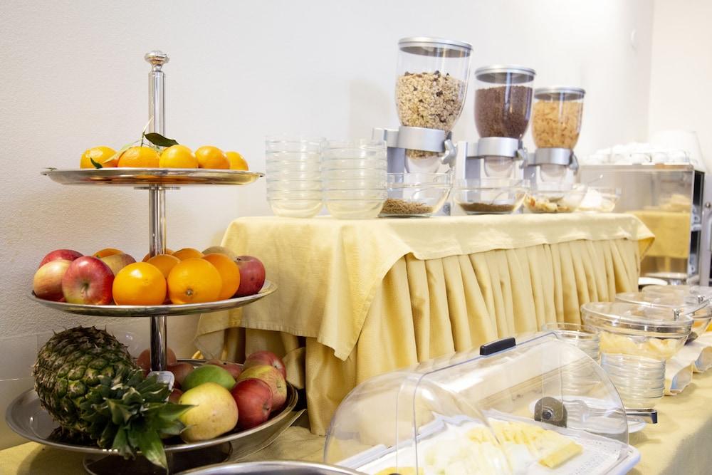 Ih Hotels Milano Eur - Trezzano Sul Naviglio Εξωτερικό φωτογραφία