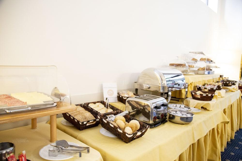 Ih Hotels Milano Eur - Trezzano Sul Naviglio Εξωτερικό φωτογραφία