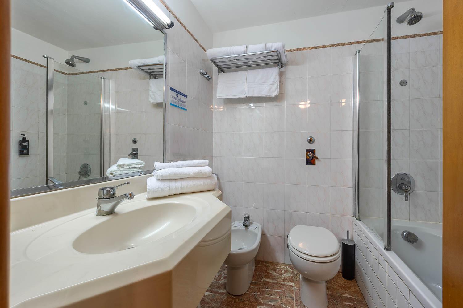 Ih Hotels Milano Eur - Trezzano Sul Naviglio Εξωτερικό φωτογραφία